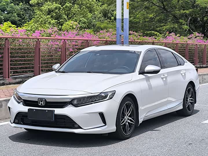 Фото 1 - Honda Inspire