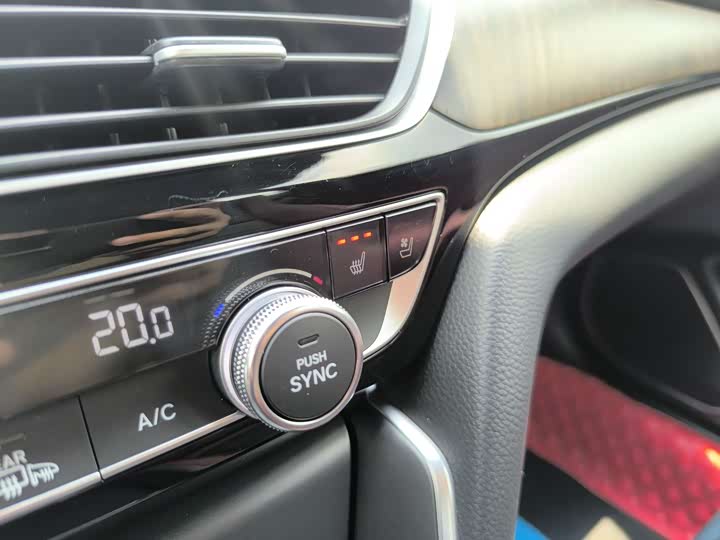 Фото 24 - Honda Inspire