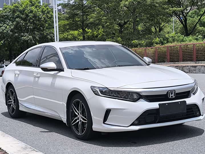 Фото 4 - Honda Inspire