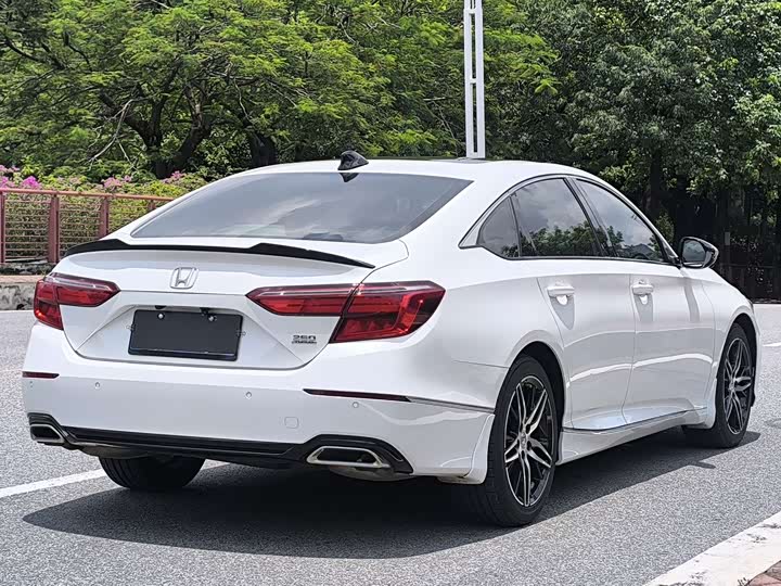 Фото 5 - Honda Inspire