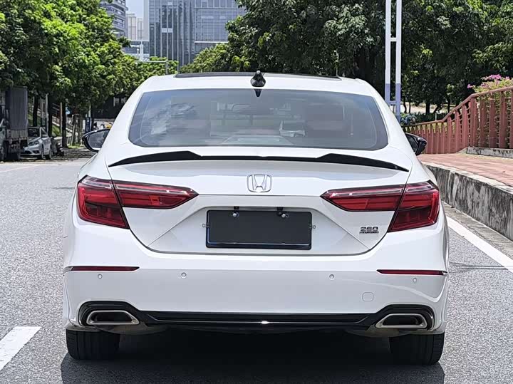 Фото 6 - Honda Inspire