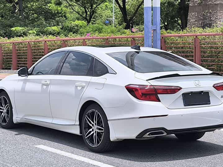 Фото 7 - Honda Inspire