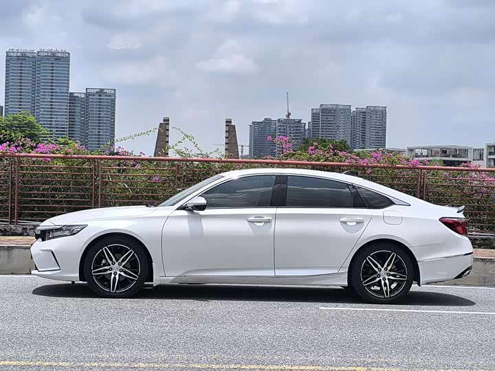 Фото 8 - Honda Inspire