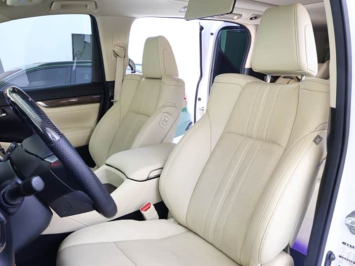 Фото 11 - Toyota Vellfire