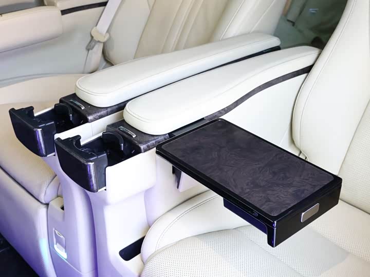 Фото 23 - Toyota Vellfire