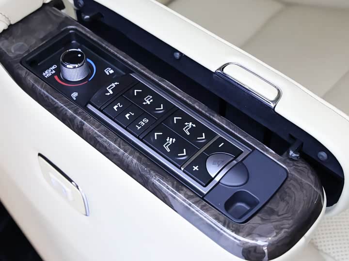 Фото 24 - Toyota Vellfire