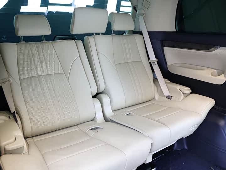 Фото 26 - Toyota Vellfire