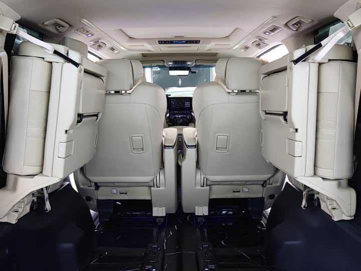 Фото 27 - Toyota Vellfire