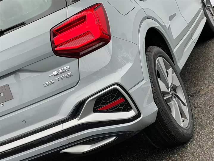 Фото 10 - Audi Q2L