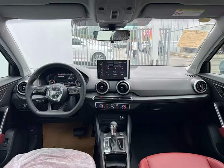 Фото 12 - Audi Q2L