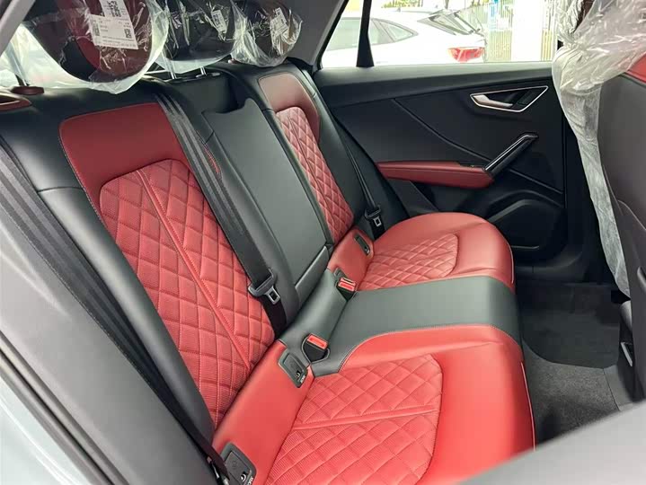 Фото 22 - Audi Q2L