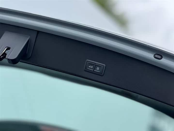 Фото 24 - Audi Q2L