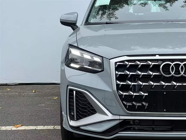 Фото 6 - Audi Q2L