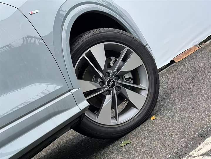 Фото 8 - Audi Q2L