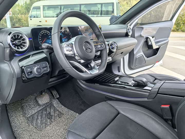 Фото 10 - Mercedes-Benz A-Class