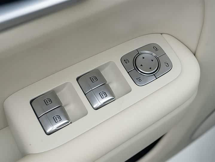 Фото 23 - LiXiang L9