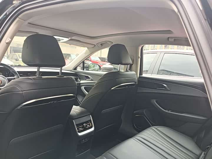 Фото 12 - Hongqi H5