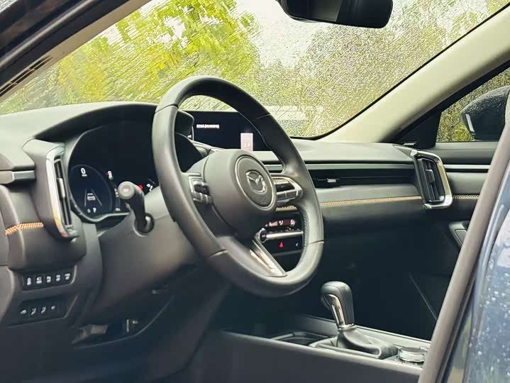 Фото 16 - Mazda CX-50