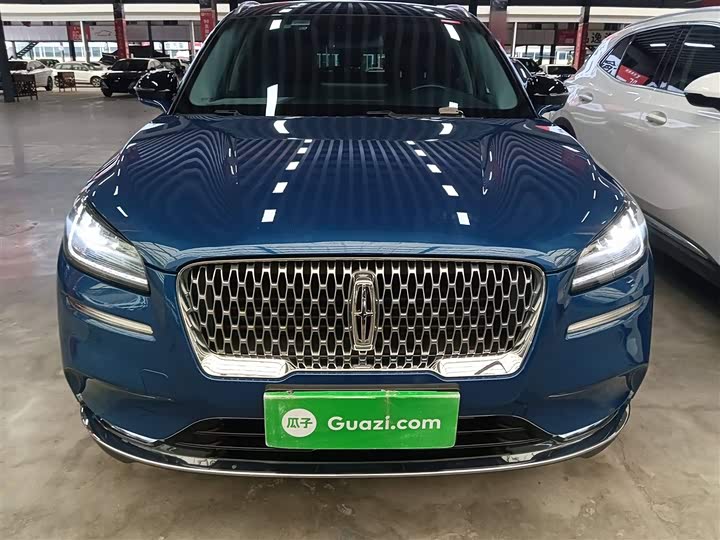 Фото 3 - Lincoln Corsair