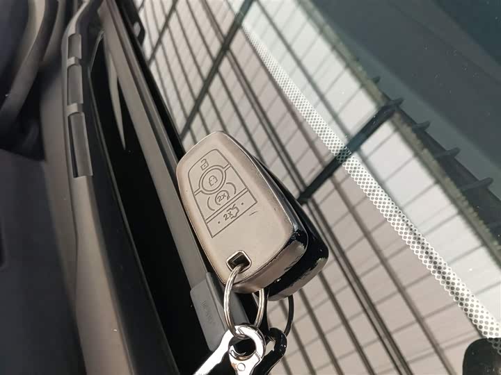 Фото 9 - Lincoln Corsair