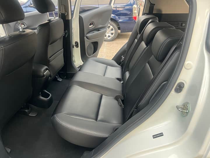 Фото 8 - Honda Vezel