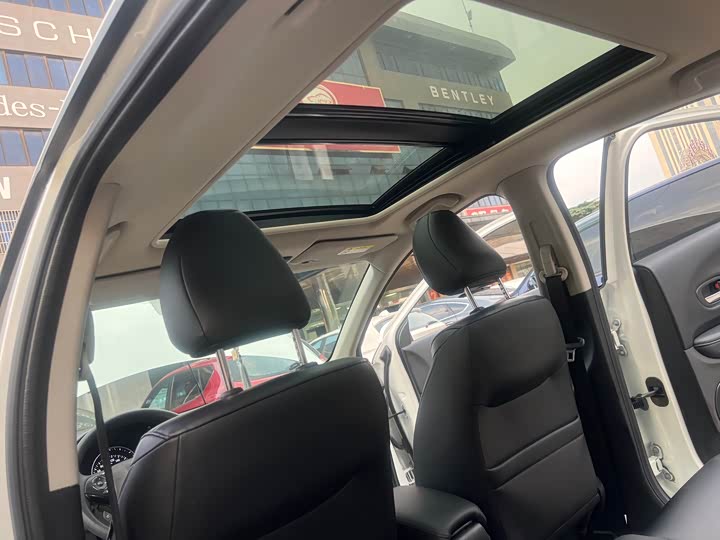 Фото 9 - Honda Vezel