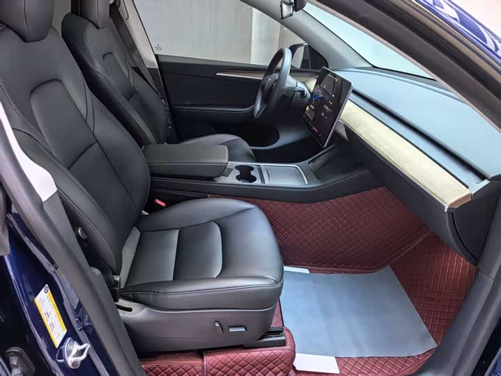 Фото 8 - Tesla Model Y