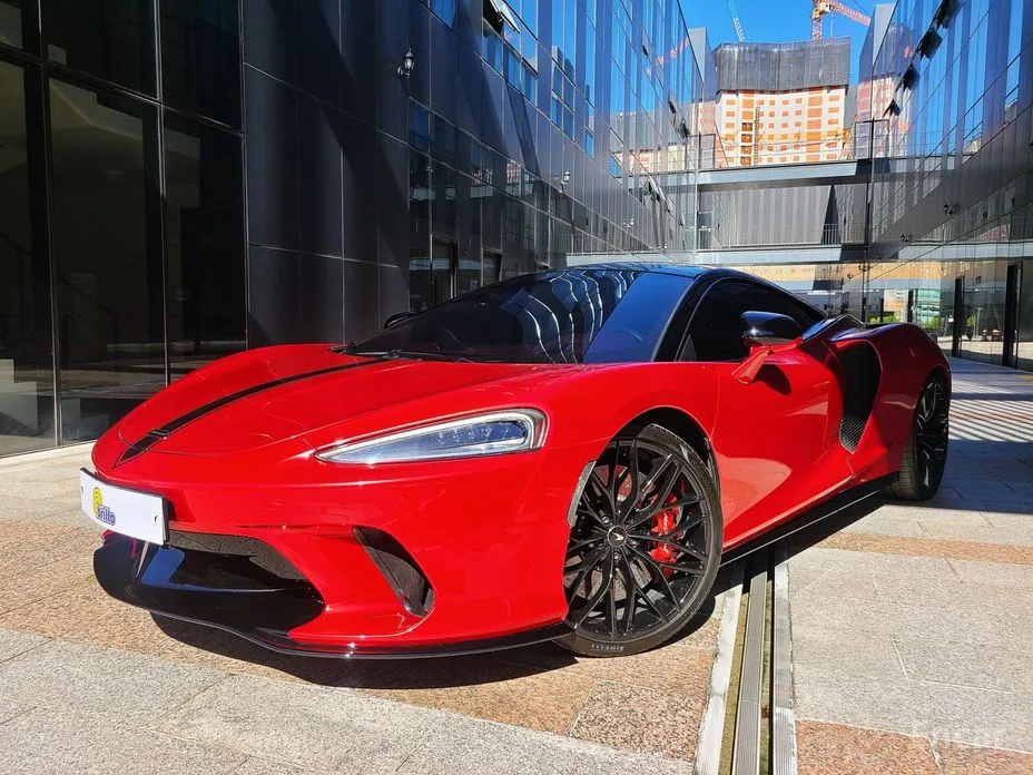 Фото 2 - McLaren GT