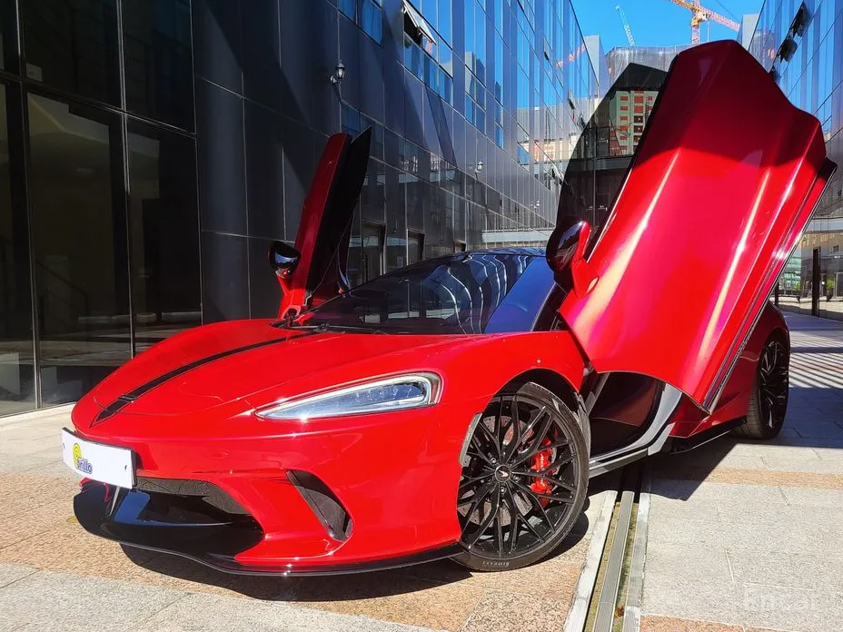 Фото 3 - McLaren GT