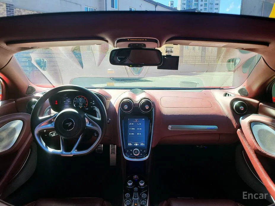 Фото 7 - McLaren GT