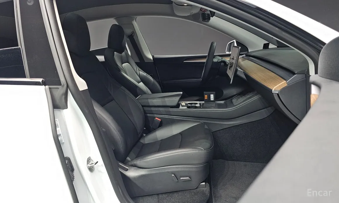 Фото 10 - Tesla Model Y