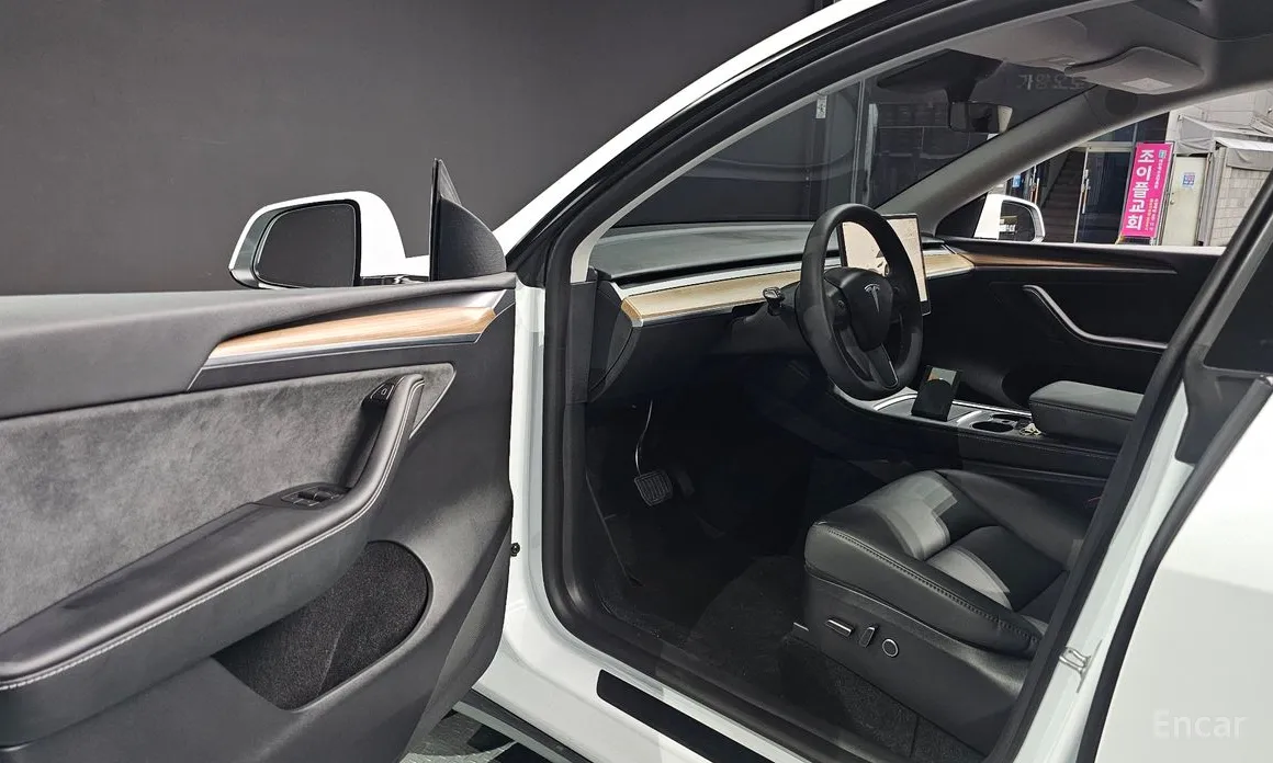 Фото 11 - Tesla Model Y