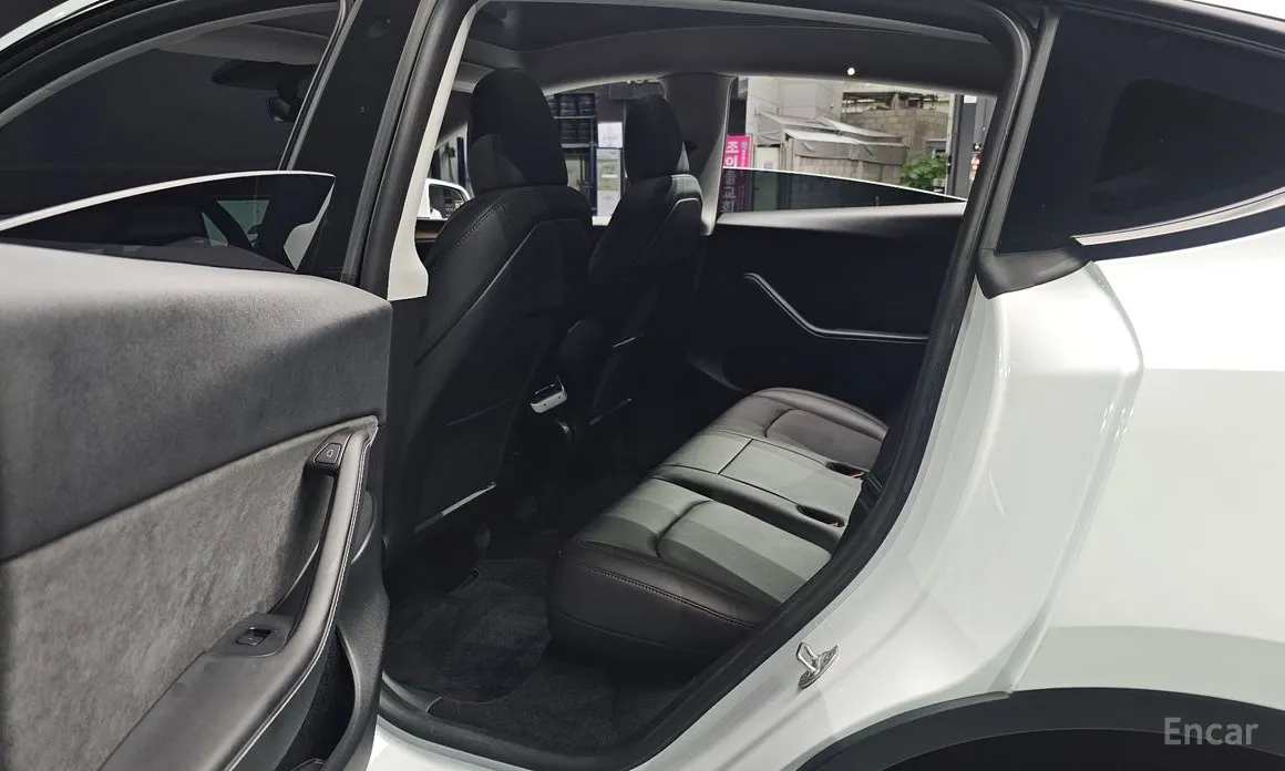 Фото 12 - Tesla Model Y