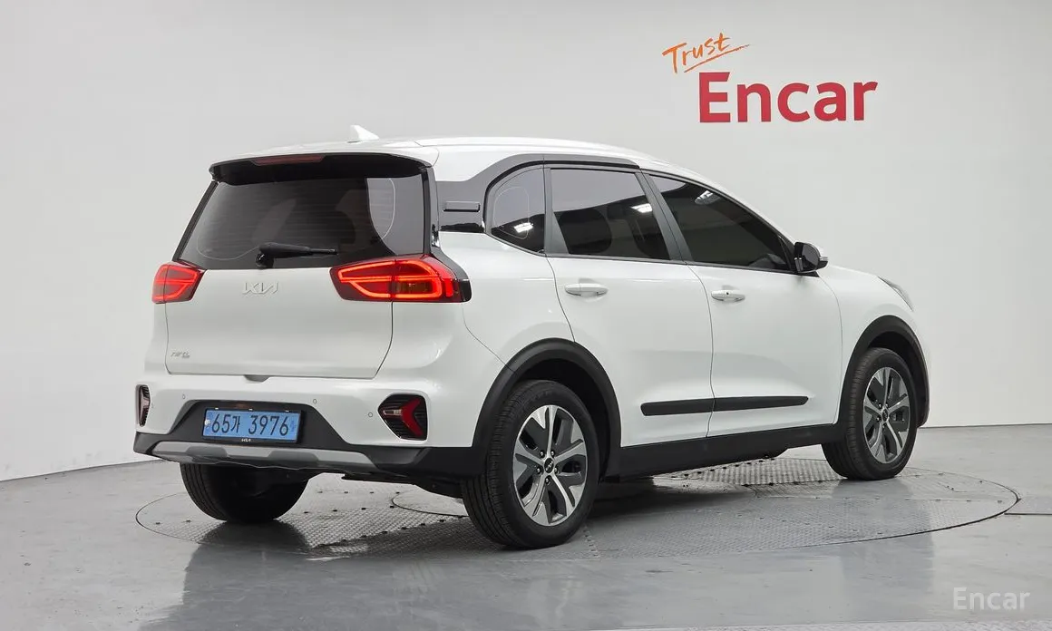 Фото 2 - Kia Niro