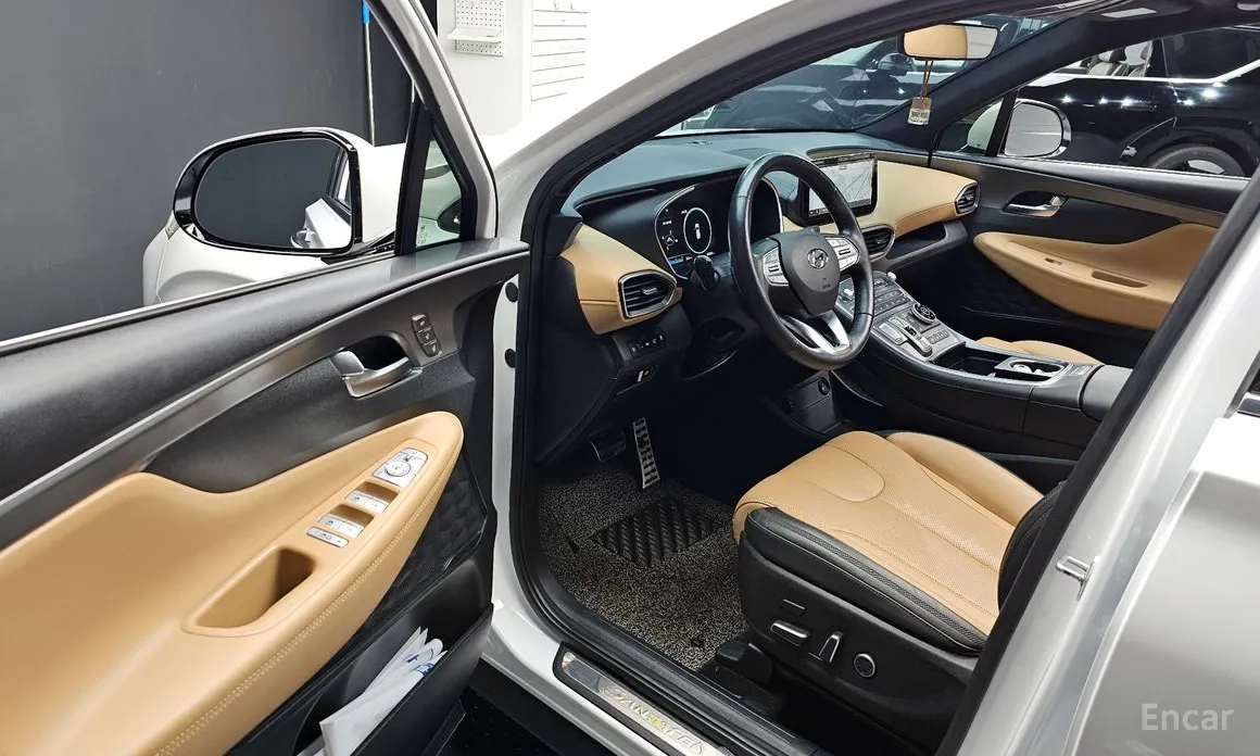 Фото 10 - Hyundai Santa Fe