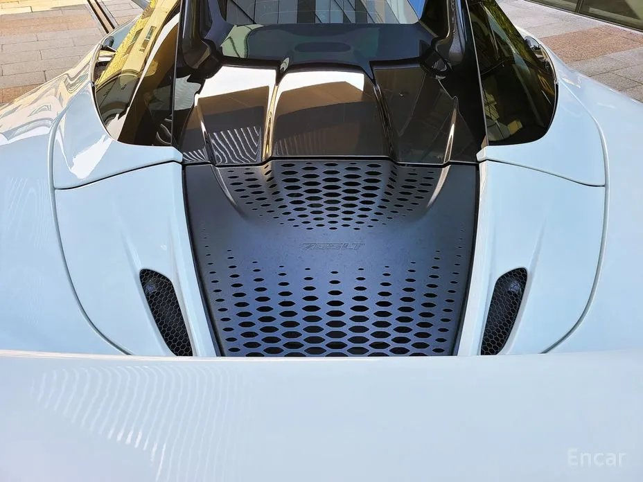 Фото 19 - McLaren 765LT