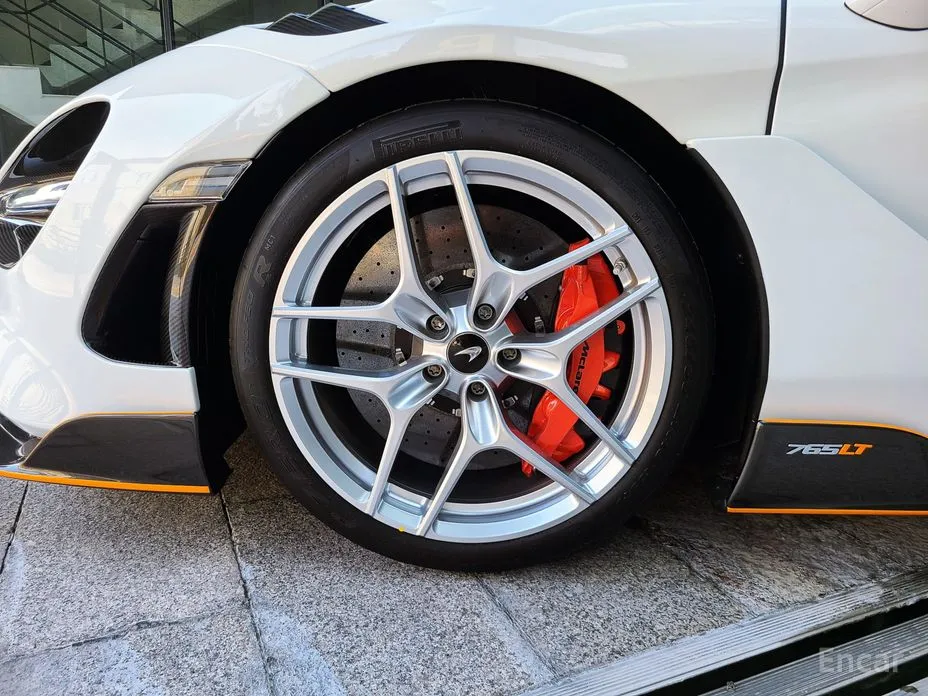 Фото 20 - McLaren 765LT