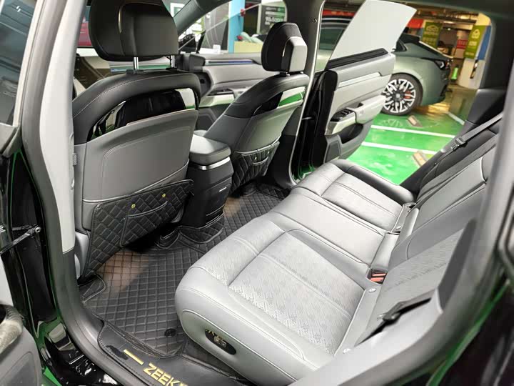 Фото 15 - Zeekr 7X