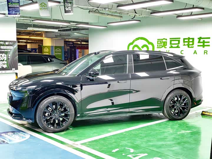 Фото 2 - Zeekr 7X