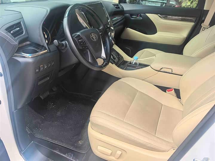 Фото 4 - Toyota Vellfire