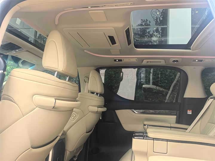 Фото 6 - Toyota Vellfire