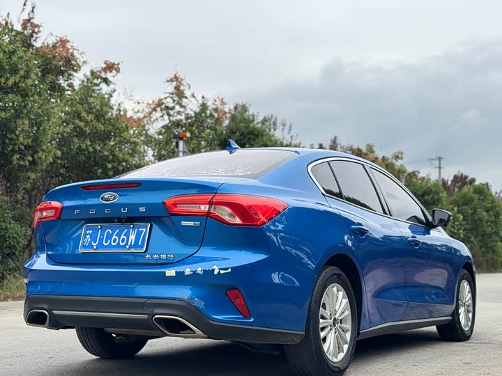 Фото 6 - Ford Focus