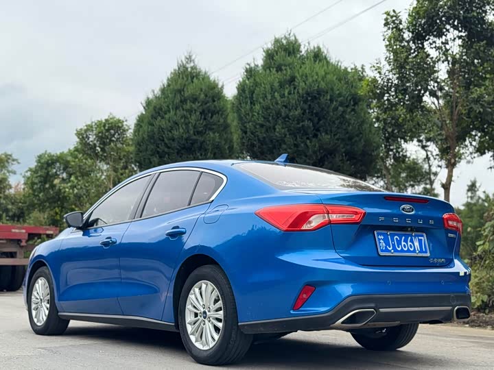 Фото 7 - Ford Focus