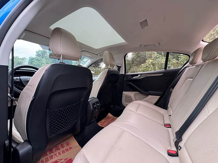 Фото 9 - Ford Focus