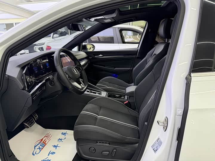 Фото 4 - Volkswagen Golf