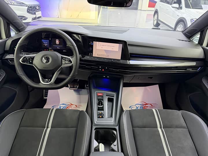 Фото 5 - Volkswagen Golf