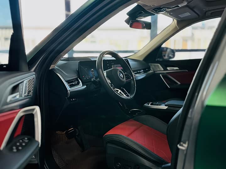 Фото 3 - BMW iX1