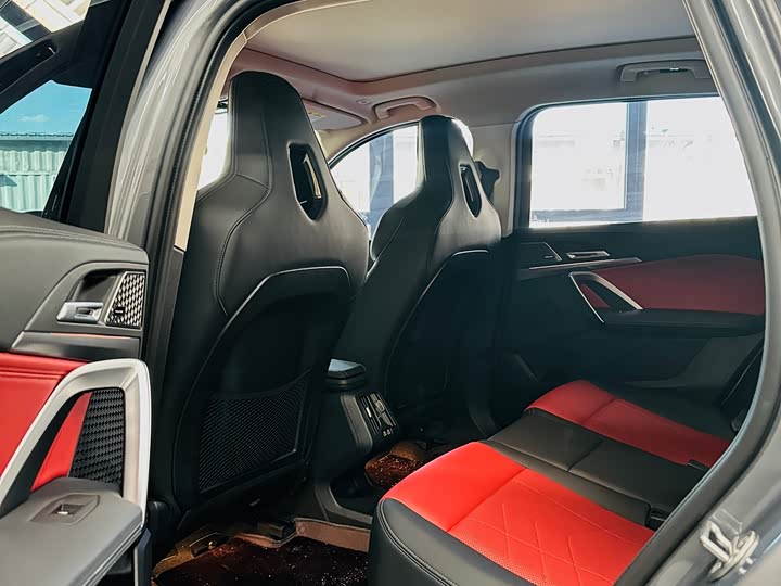 Фото 4 - BMW iX1