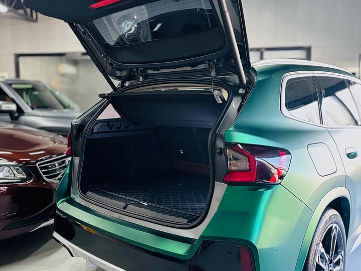 Фото 9 - BMW iX1