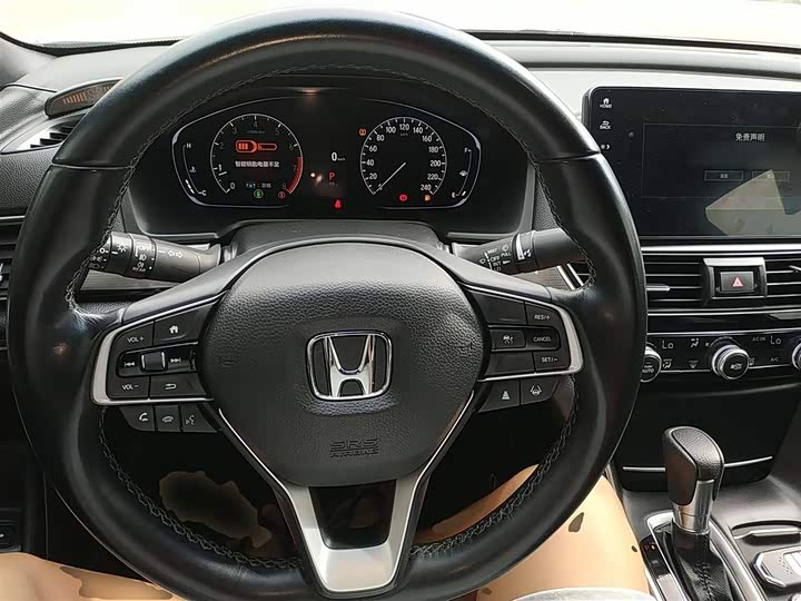 Фото 11 - Honda Inspire